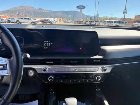 Used 2025 Kia Telluride S image 27