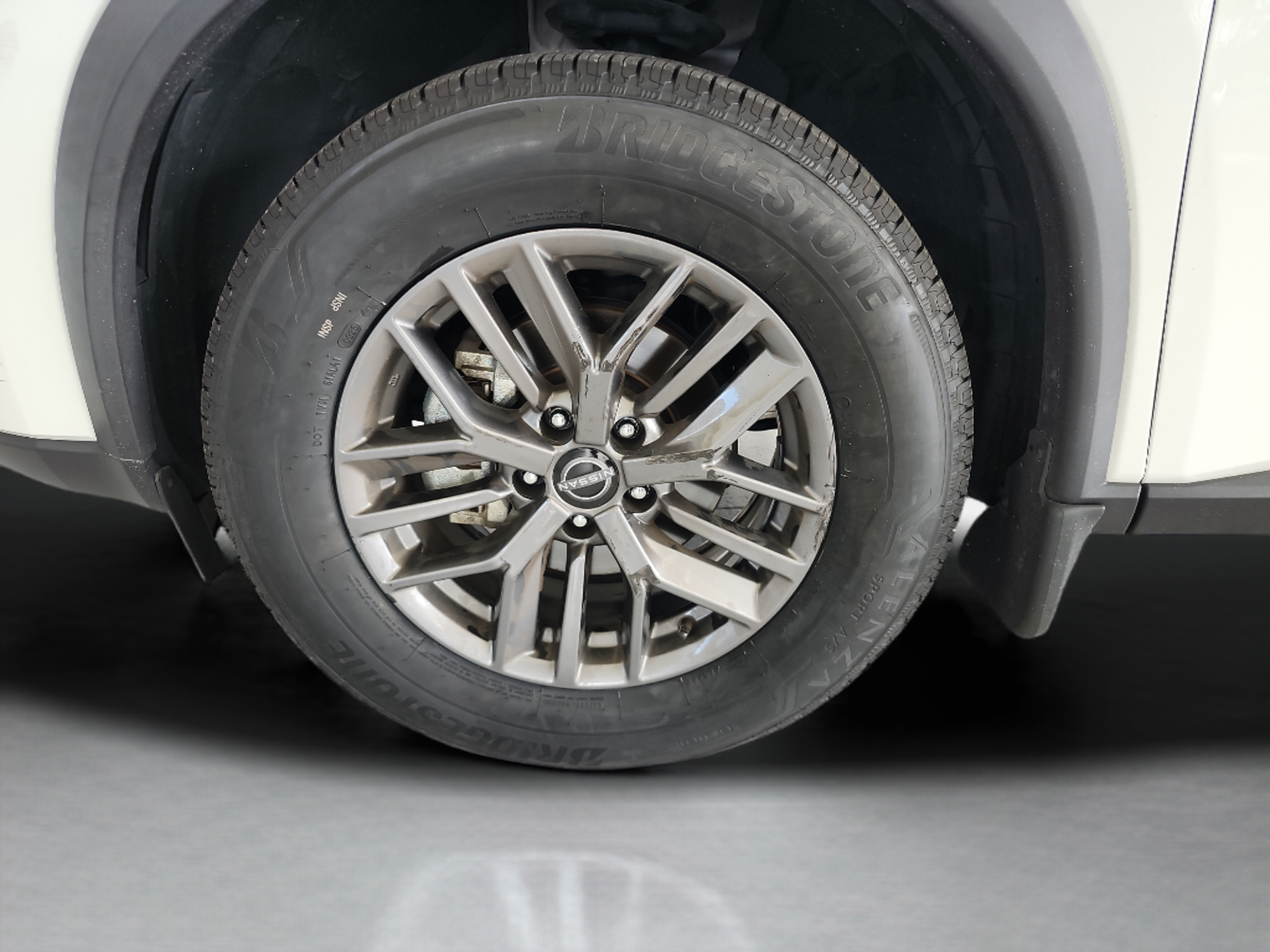 Used 2024 Nissan Rogue S FWD image 24