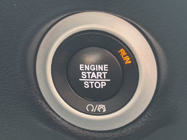 Used 2025 Chrysler Pacifica Select FWD image 52