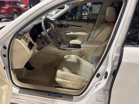 Used 2018 INFINITI Q70 L 3.7 image 11