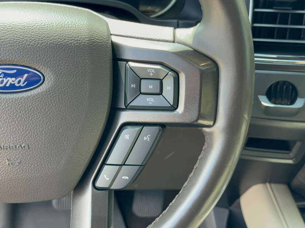 Used 2021 Ford Expedition Max Limited RWD image 19