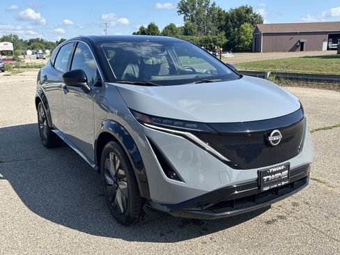 Used 2023 Nissan Ariya FWD image 1