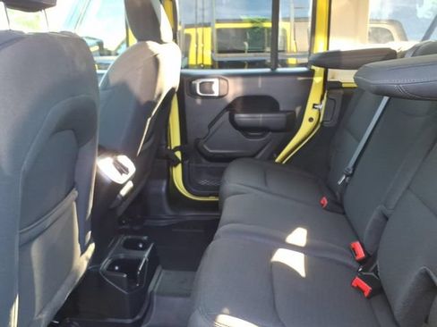 Used 2022 Jeep Wrangler Unlimited Sport AWD/4WD image 17