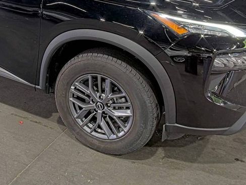 Used 2024 Nissan Rogue S AWD/4WD image 7