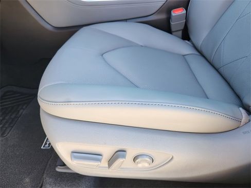 New 2026 Toyota Highlander Platinum image 16