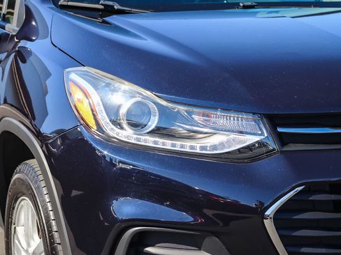 Used 2022 Chevrolet Trax LT w/ Driver Confidence Package AWD/4WD image 8