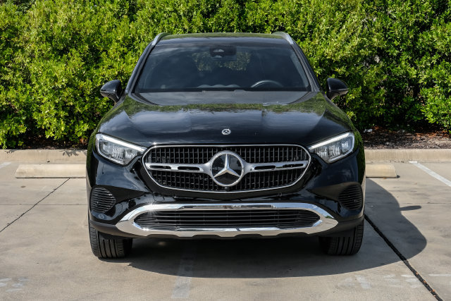 Used 2025 Mercedes-Benz GLC 300 4MATIC image 6
