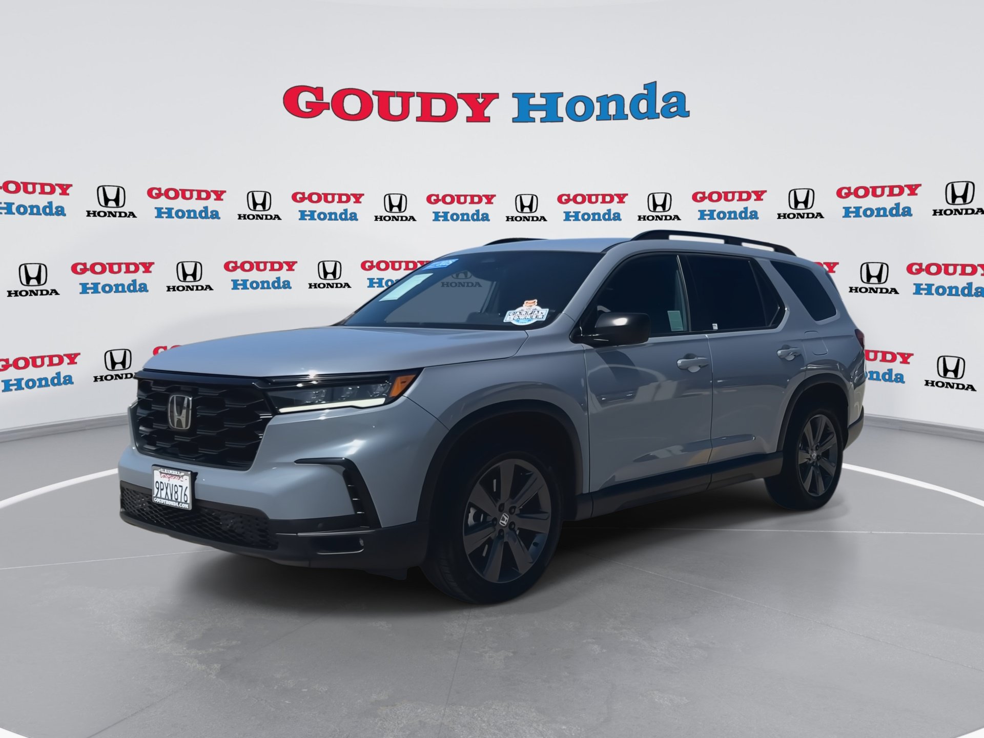 Certified 2025 Honda Pilot Sport image 4