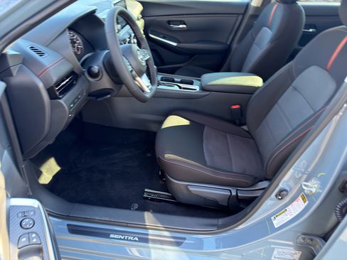 New 2025 Nissan Sentra SR image 16