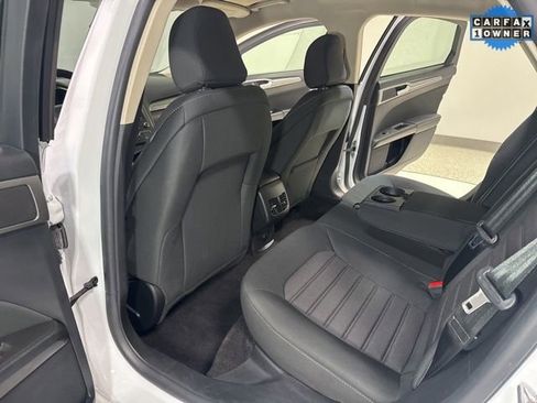 Used 2020 Ford Fusion SE image 24