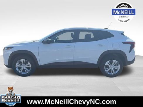 Used 2024 Chevrolet Trax LS FWD image 5