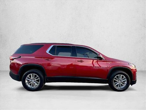 Used 2023 Chevrolet Traverse LT FWD image 5