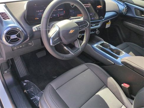 New 2026 Chevrolet Equinox EV LT image 11