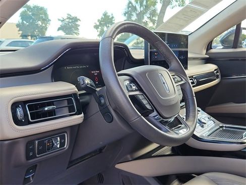 Certified 2022 Lincoln Nautilus Standard w/ Premium Package image 10