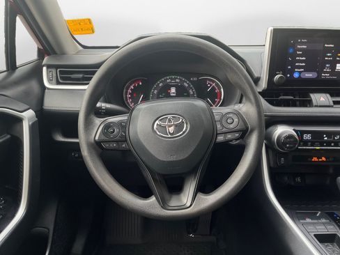 Used 2025 Toyota RAV4 XLE FWD image 13