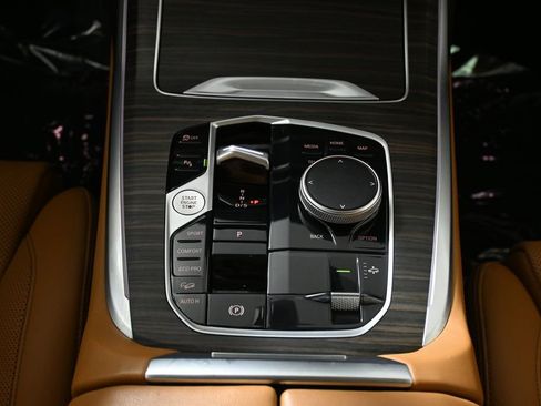 Certified 2023 BMW X7 xDrive40i w/ Premium Package image 25