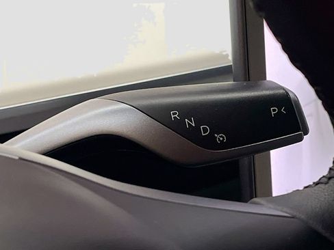 Used 2021 Tesla Model Y Long Range AWD/4WD image 16