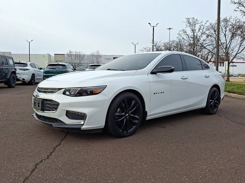 Used 2018 Chevrolet Malibu Premier w/ Premier Sun and Wheel Package image 3