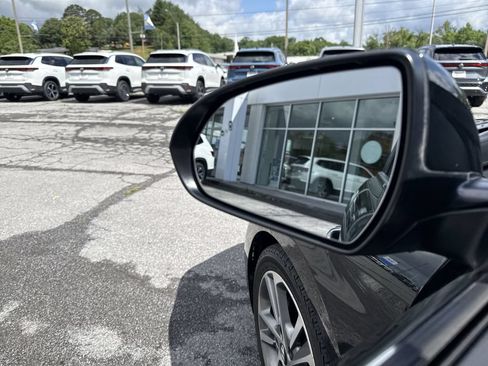 Used 2017 Hyundai Elantra Limited w/ Limited Tech Package 04 FWD image 24