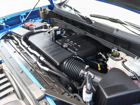 Used 2025 Chevrolet Silverado 1500 Custom w/ Turbomax Blackout Package AWD/4WD image 12