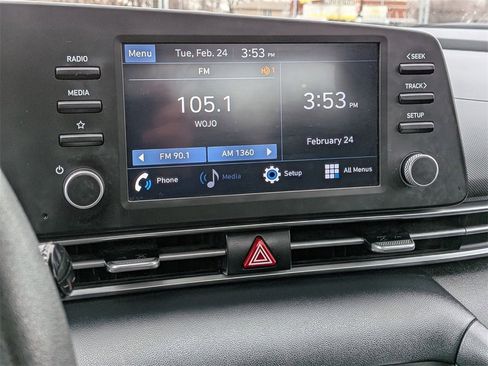 Used 2021 Hyundai Elantra SE image 13