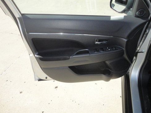 Used 2020 Mitsubishi Outlander Sport ES image 3