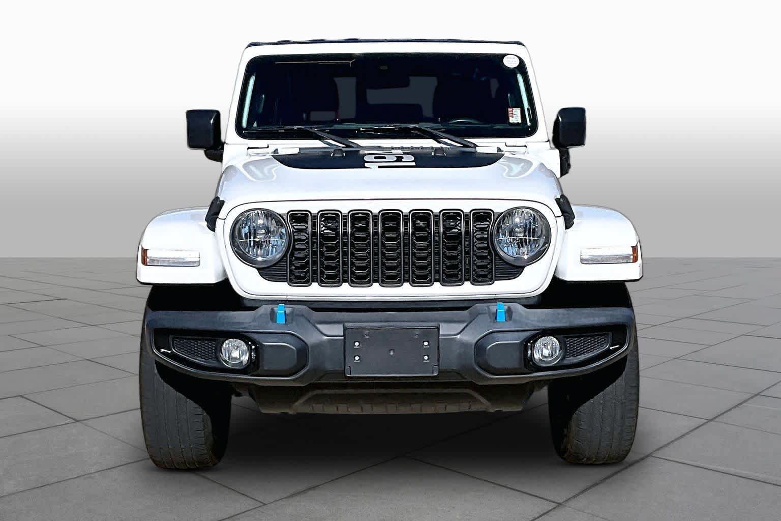 Used 2024 Jeep Wrangler Unlimited w/ Convenience Group AWD/4WD image 4