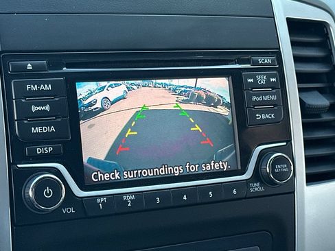 Used 2018 Nissan Frontier SV AWD/4WD image 18