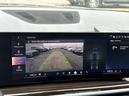 Used 2025 BMW X5 xDrive50e image 12