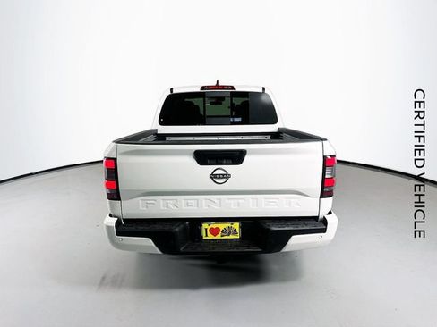 Certified 2025 Nissan Frontier SV w/ SV Convenience Package RWD image 8