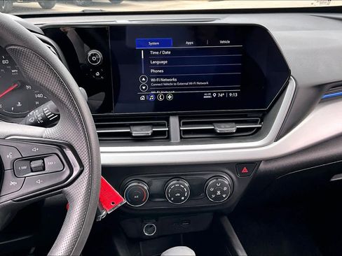 Used 2024 Chevrolet Trax LS w/ Driver Confidence Package image 7