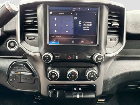 Used 2022 RAM 2500 Big Horn w/ Cold Weather Group image 17