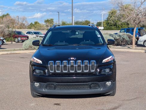 Used 2016 Jeep Cherokee Latitude w/ Cold Weather Group image 9