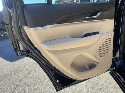 New 2025 Jeep Grand Cherokee Limited image 7