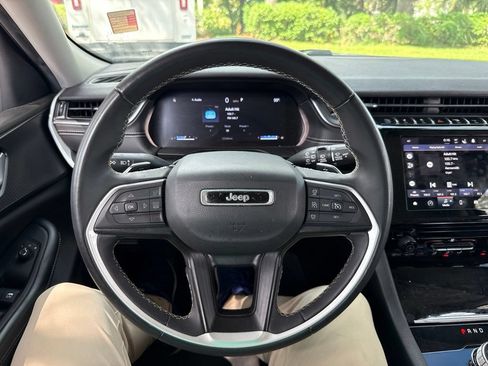 Used 2023 Jeep Grand Cherokee L Laredo RWD image 26