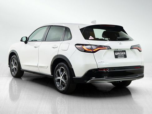 Used 2024 Honda HR-V EX-L image 3