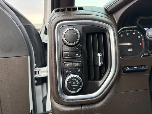 Used 2022 GMC Sierra 2500 Denali w/ Denali Ultimate Package image 30