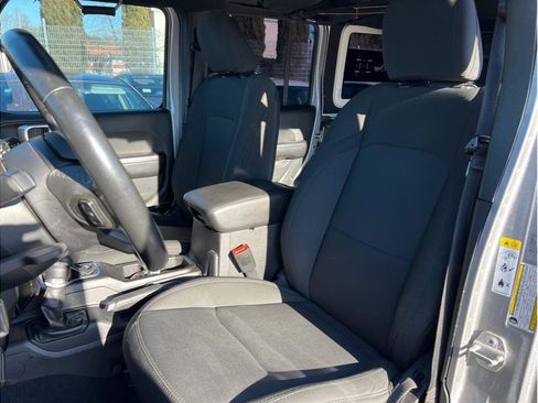 Used 2019 Jeep Wrangler Unlimited Sport S image 9