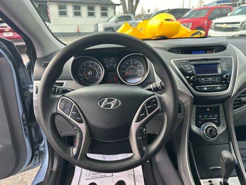 Used 2013 Hyundai Elantra image 16