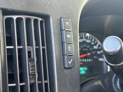 Used 2023 Chevrolet Express 2500 w/ Driver Convenience Package image 12