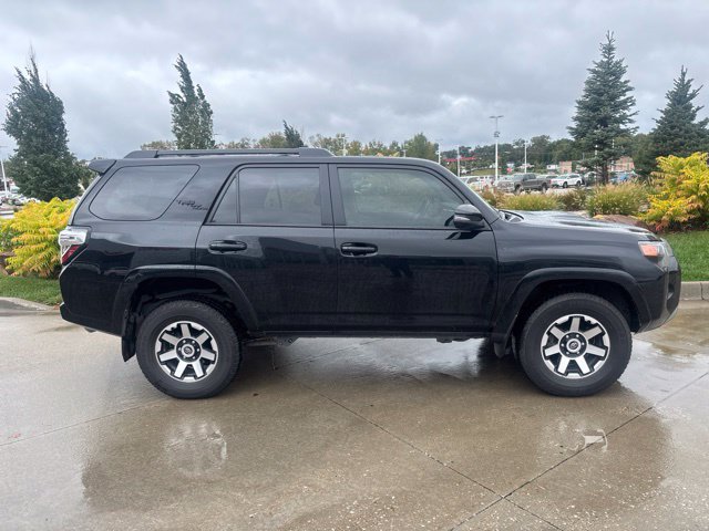 Used 2024 Toyota 4Runner TRD Off-Road Premium w/ Moonroof Package AWD/4WD image 2
