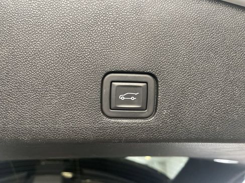 Certified 2023 Cadillac XT6 Sport w/ Technology Package image 16