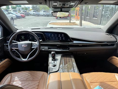 Used 2021 Cadillac Escalade Premium Luxury w/ Performance Package AWD/4WD image 13