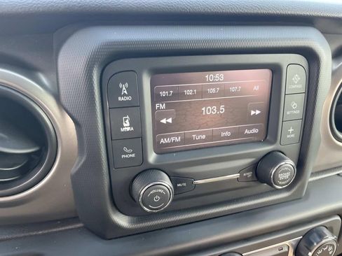 Used 2021 Jeep Wrangler Sport image 22