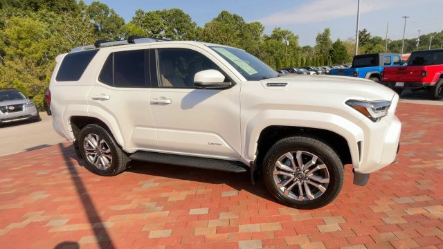 Used 2025 Toyota 4Runner Limited AWD/4WD image 3