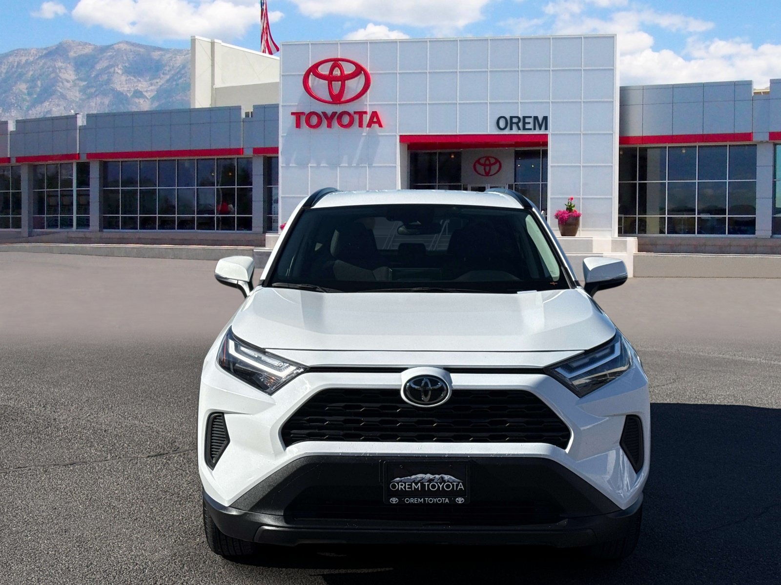 Used 2025 Toyota RAV4 XLE w/ Weather Package AWD/4WD image 2