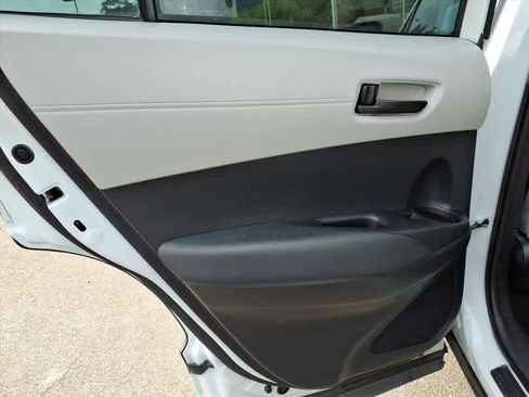 Used 2022 Toyota Corolla Cross L image 9