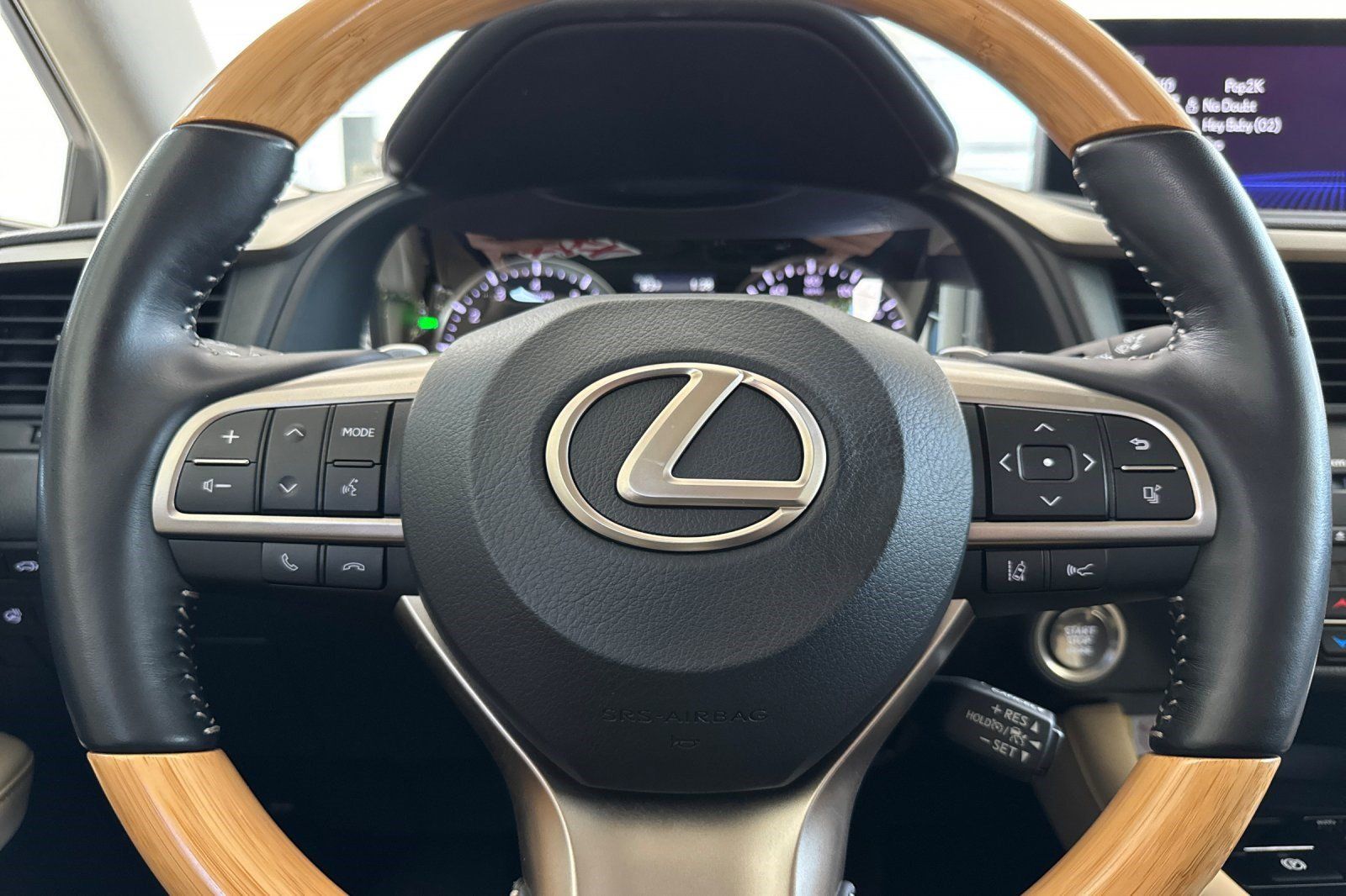 Used 2021 Lexus RX 350L FWD w/ Premium Package image 31