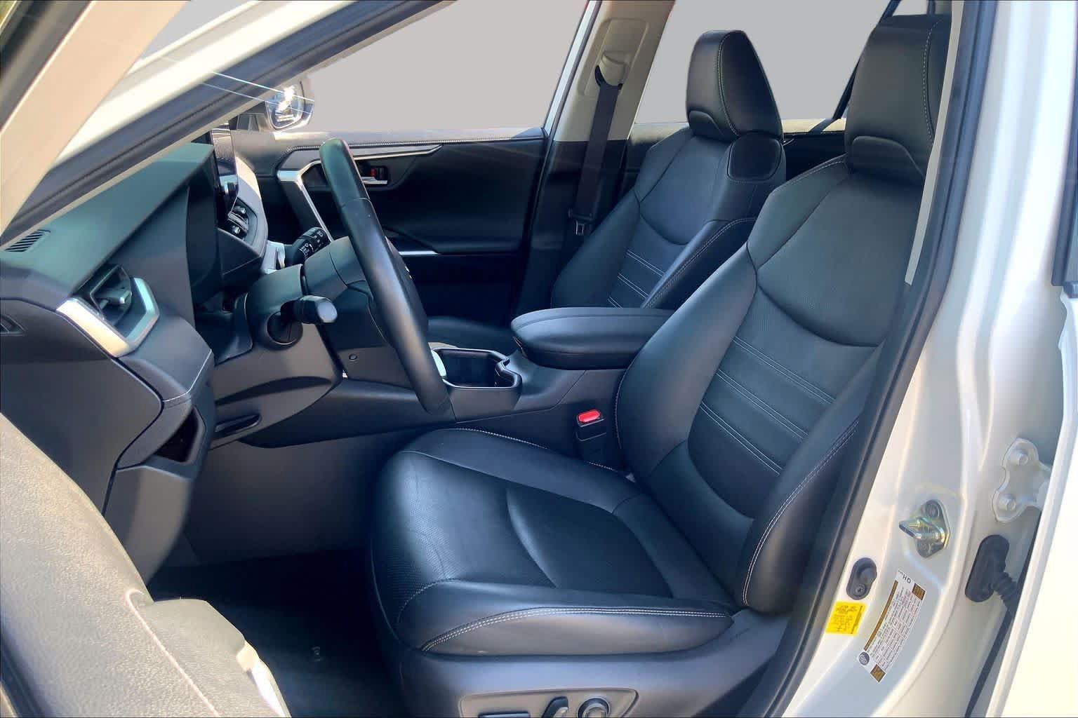 Used 2023 Toyota RAV4 Limited AWD/4WD image 8