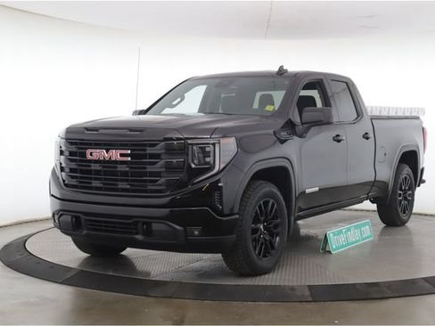 Used 2025 GMC Sierra 1500 Elevation AWD/4WD image 10